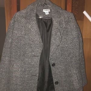 Grey woman’s sports coat